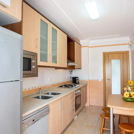 Hugo - Complex Perfect For Families * 阿尔布费拉