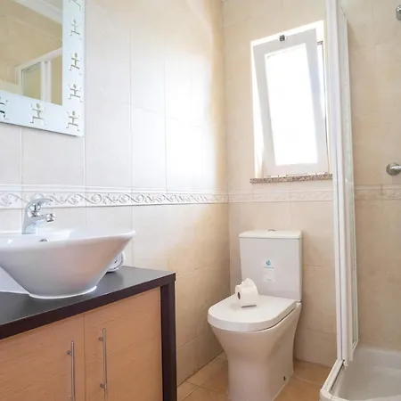 Hugo - Complex Perfect For Families 阿尔布费拉